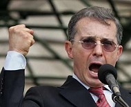 uribe_histerico.jpg