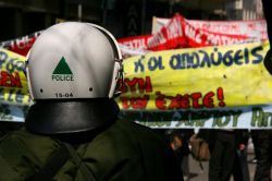 250x166-images-stories-greece-left-lens_-_march_13_general_strike_police.jpg