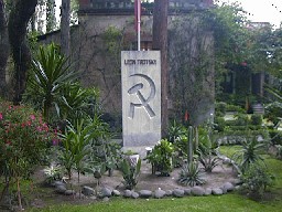 Trotsky-graveyard