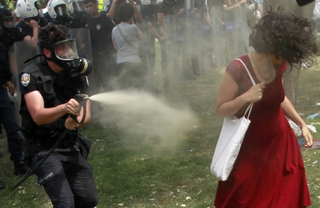 encapsula-protesta-Foto-REUTERSOsman-Orsal NACIMA20130604 0056 3